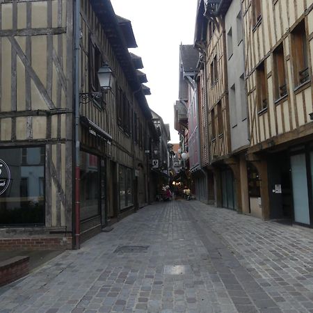 Le Chalet Troyen Troyes Ngoại thất bức ảnh